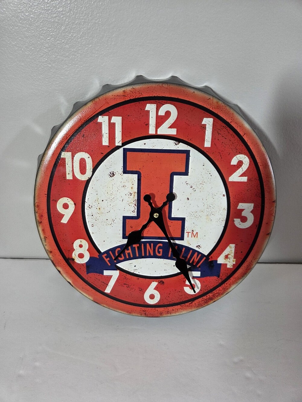 UNIVERSITY OF ILLINOIS Fighting Illini Wall Clock College Sports